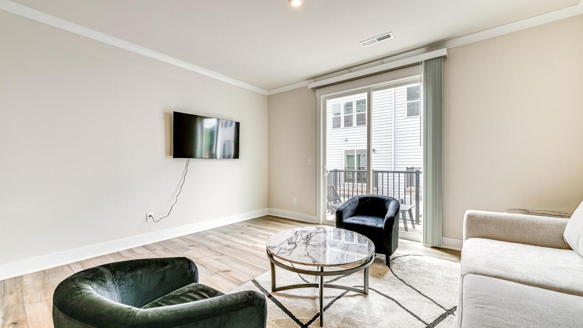 2 Mi To Dtwn Charlotte: Unit W/ Rooftop Deck! *