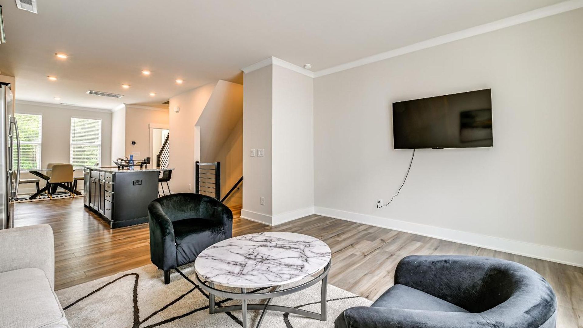 Holiday home 2 Mi To Dtwn Charlotte: Unit W/ Rooftop Deck! *