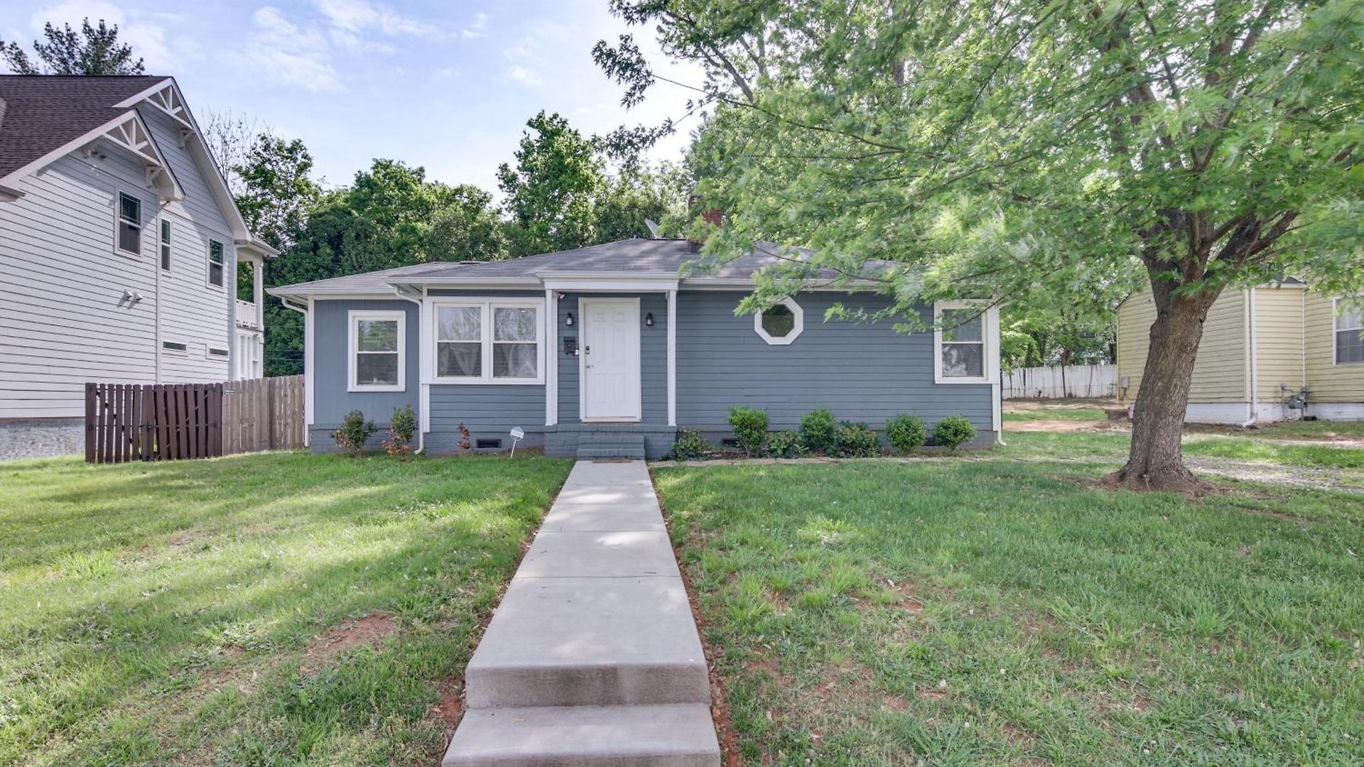 < 2 Mi To Uptown Charlotte: W/ Large Yard! *