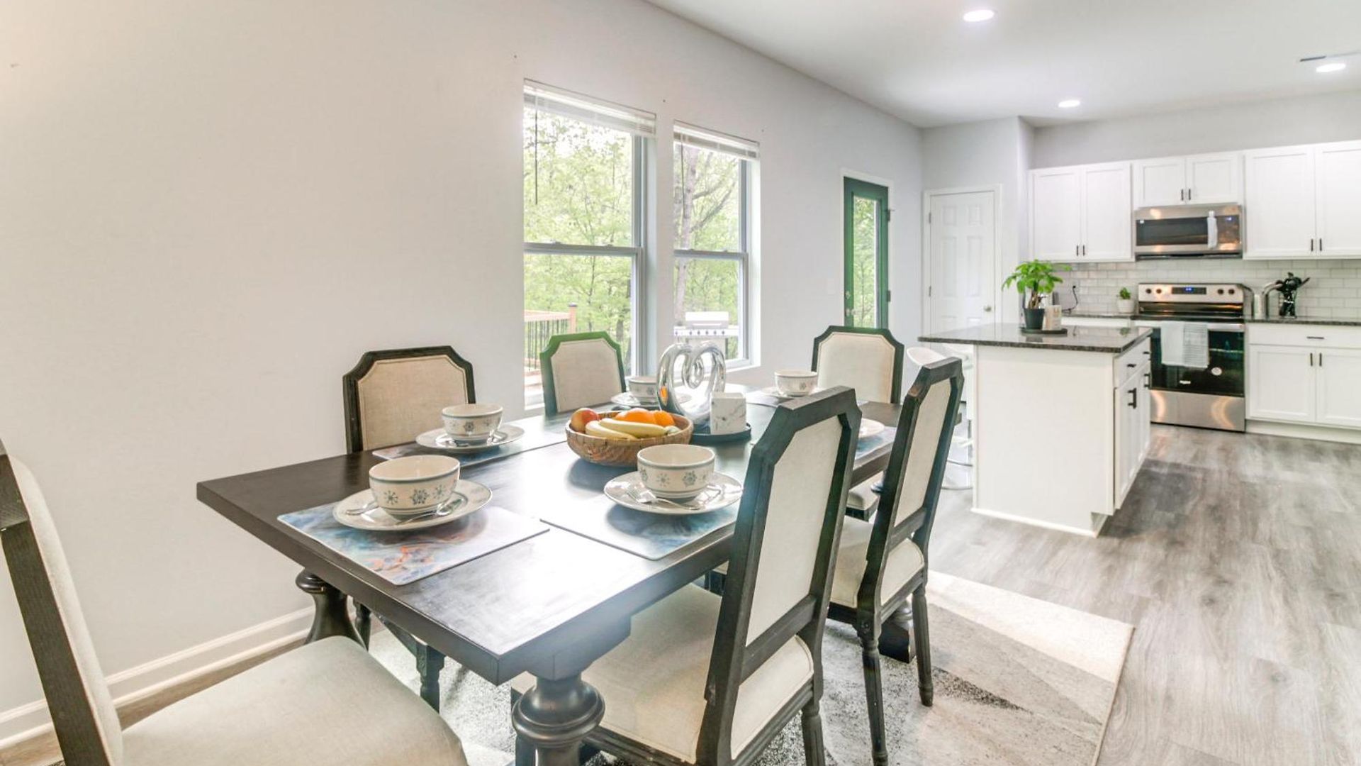 & Play In Charlotte: Family W/ Deck Holiday home