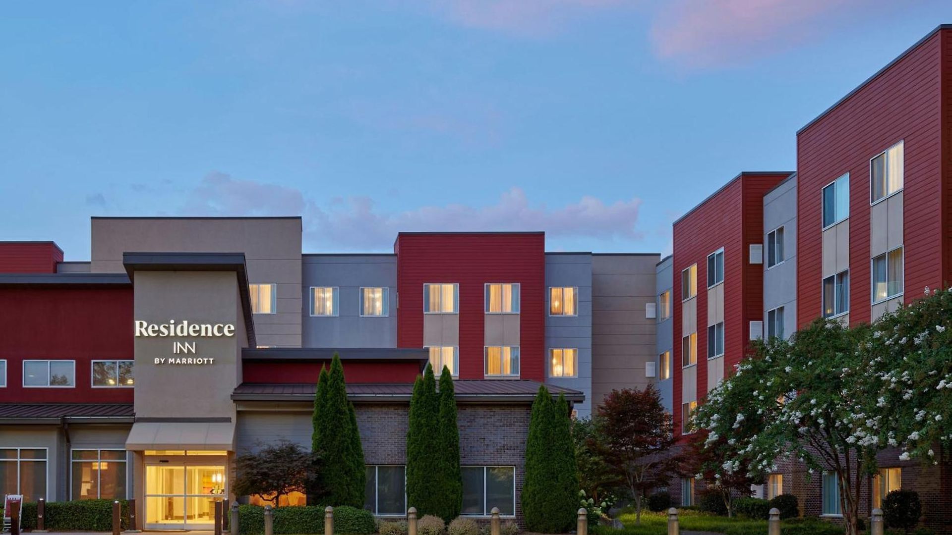 By Marriott Airport 3*