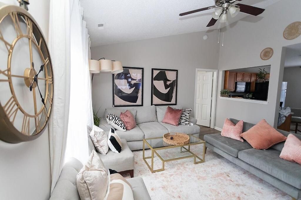 Holiday home 3 Bedroom House 10 Mins To Uptown