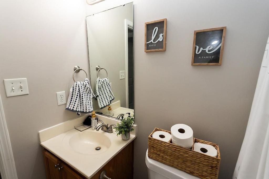 3 Bedroom House 10 Mins To Uptown