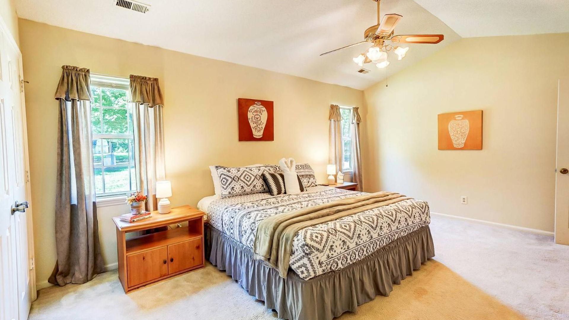 University City Villa Holiday home Charlotte