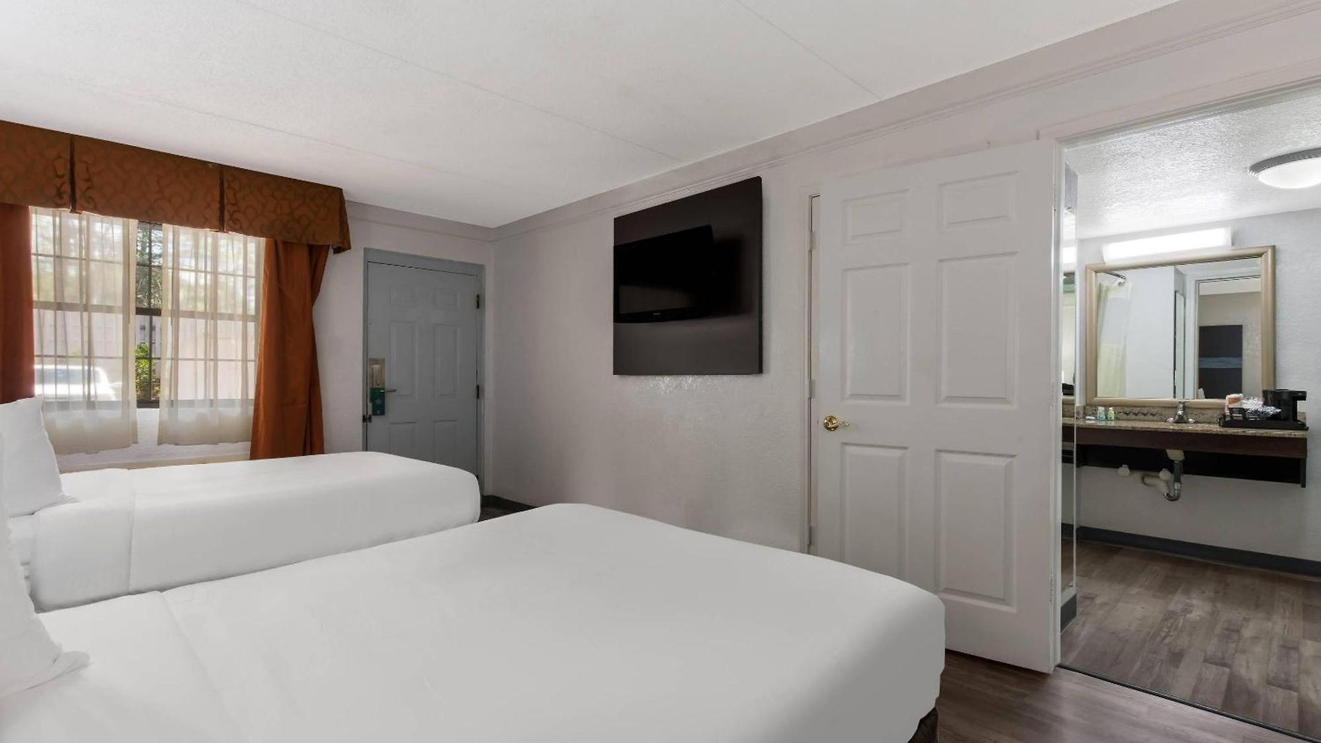 Hotel Quality & Airport