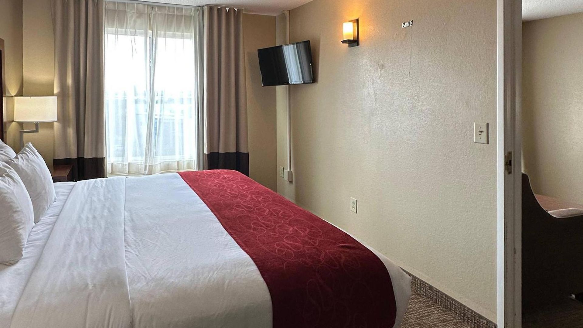By Ihg Hotel 3*