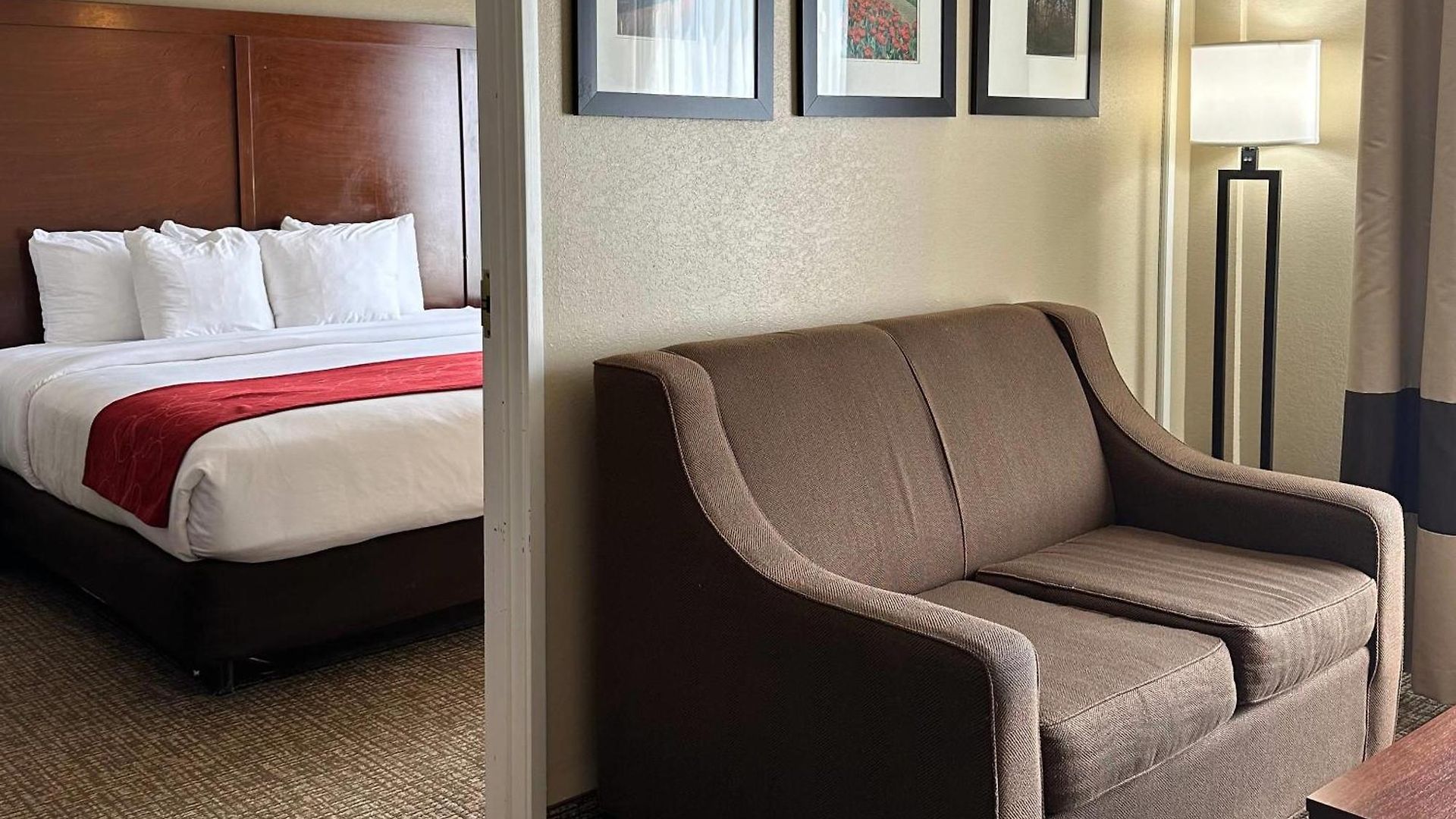 Hotel By Ihg 3*