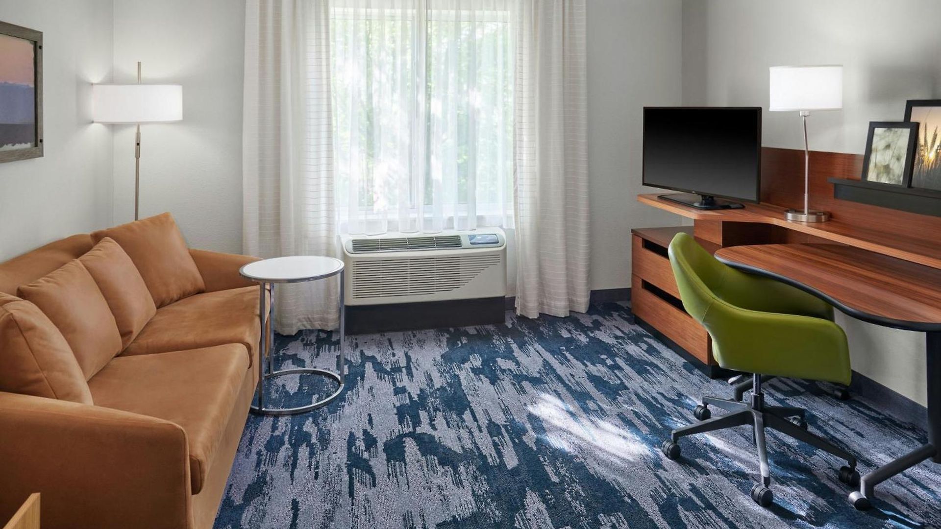 Hotel Fairfield & By Marriott Airport