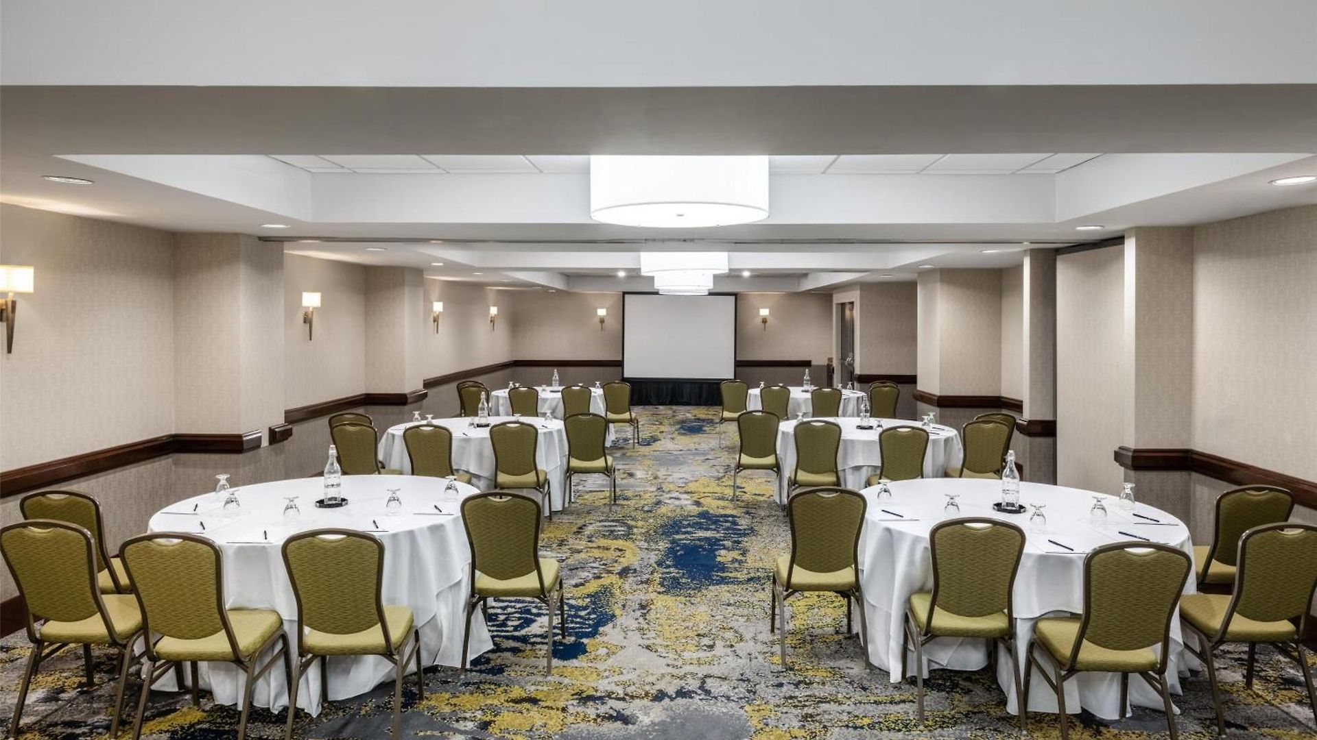 Doubletree By Hilton Charlotte/southpark 3*