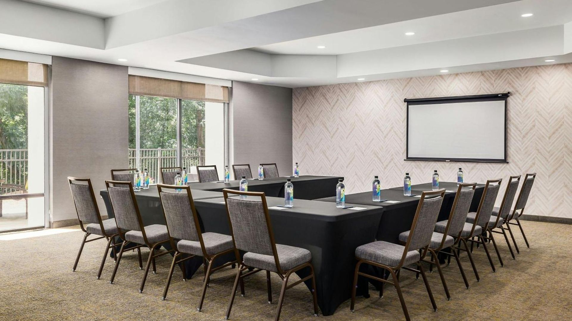 Springhill Research Park Hotel 2*