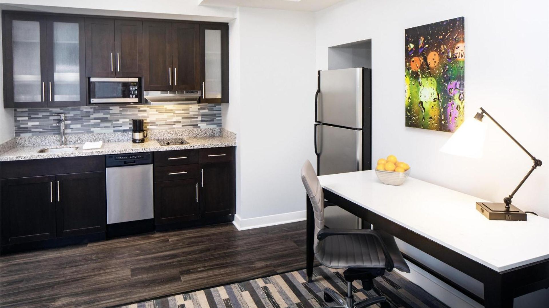 Hyatt House Center 3*