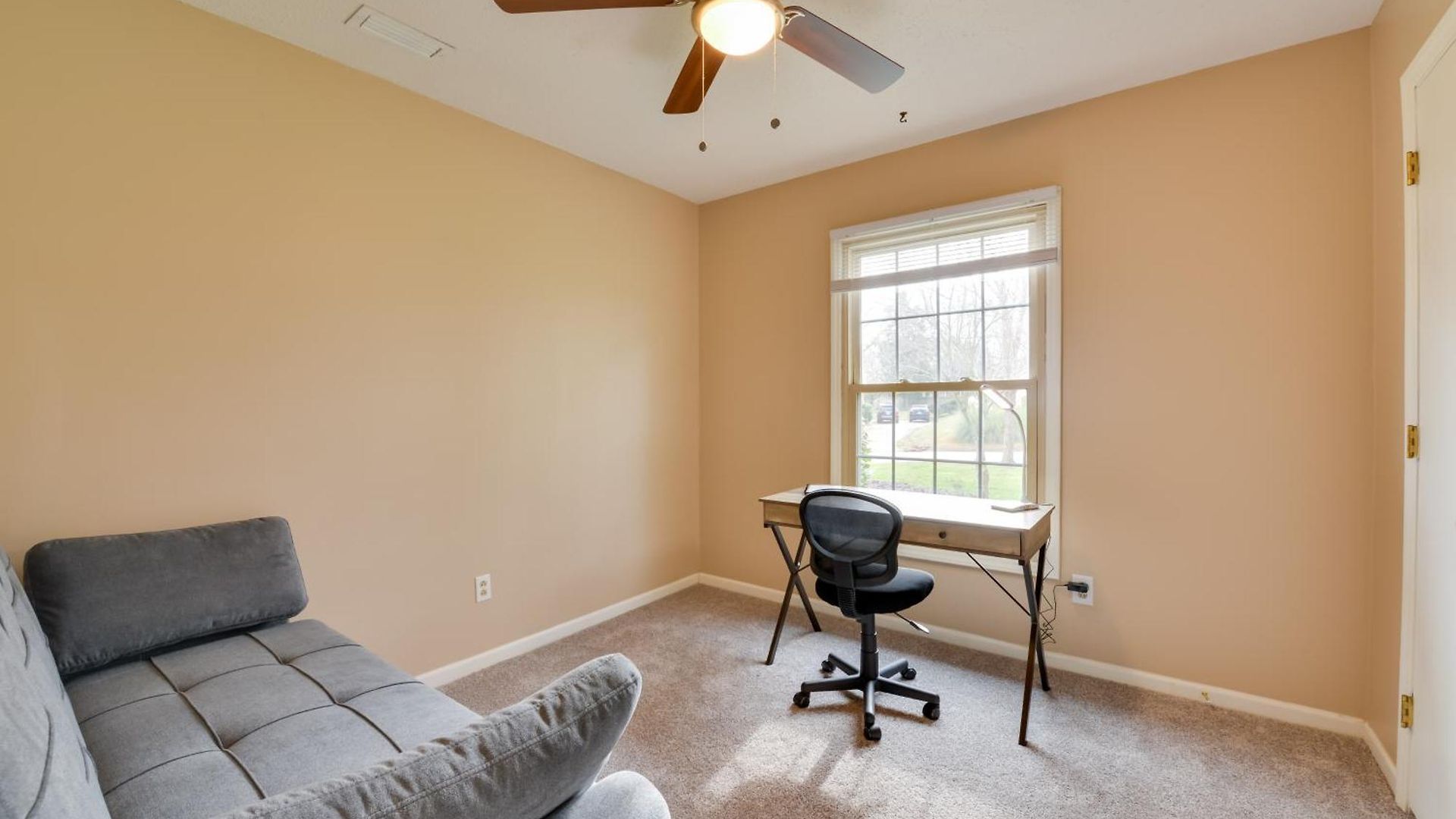 Cozy W/ Fenced Yard < 1 Mi Downtown Matthews! Holiday home