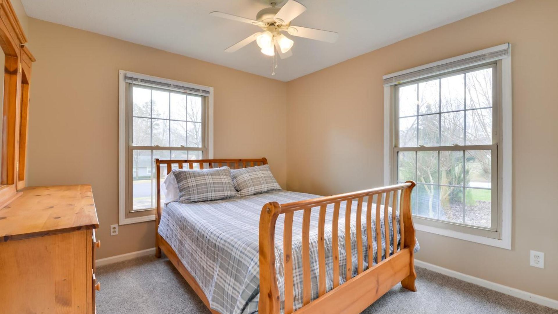 Cozy W/ Fenced Yard < 1 Mi Downtown Matthews! Holiday home *