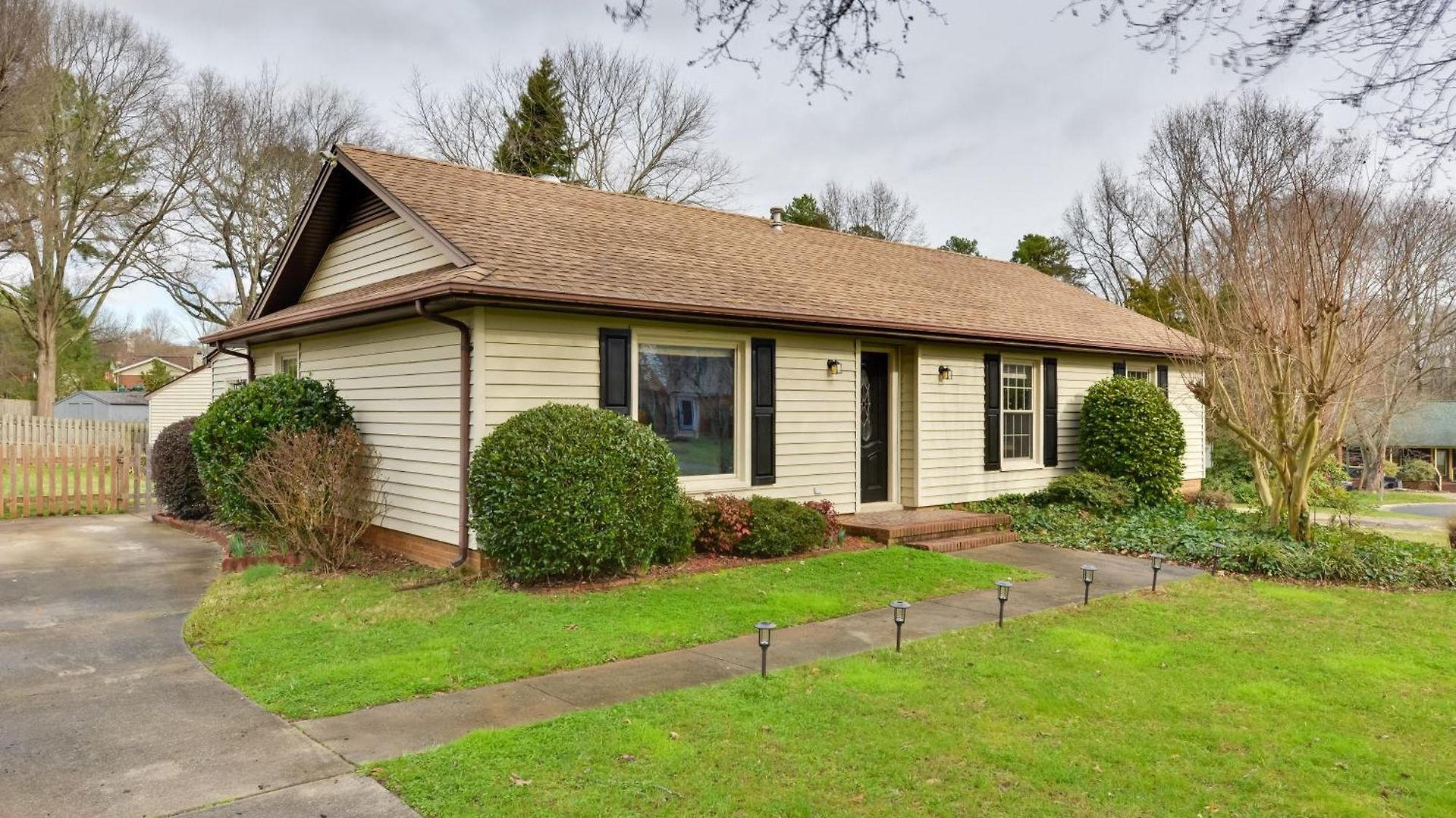 Cozy W/ Fenced Yard < 1 Mi Downtown Matthews! Holiday home *