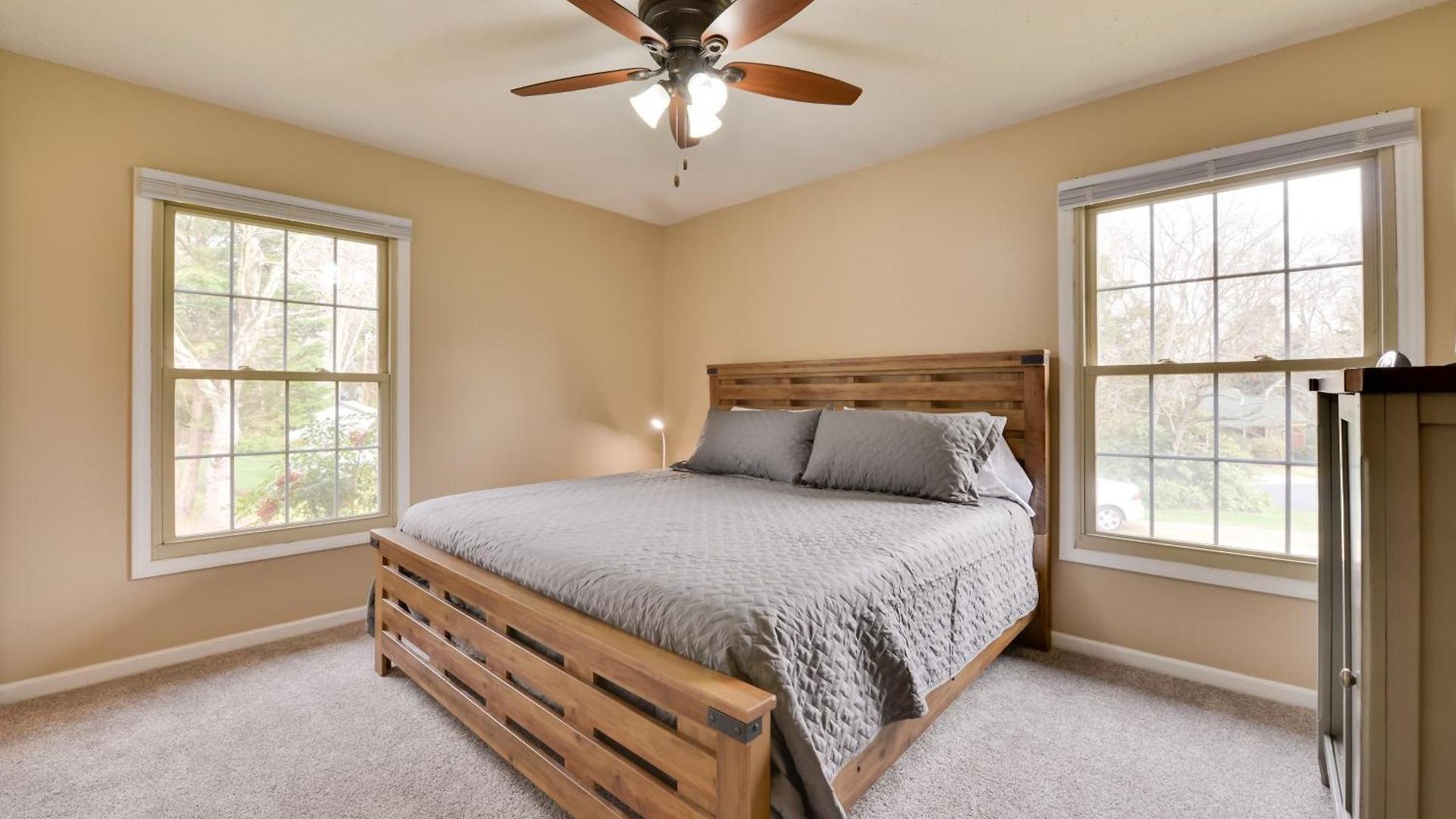 Cozy W/ Fenced Yard < 1 Mi Downtown Matthews! Holiday home Charlotte