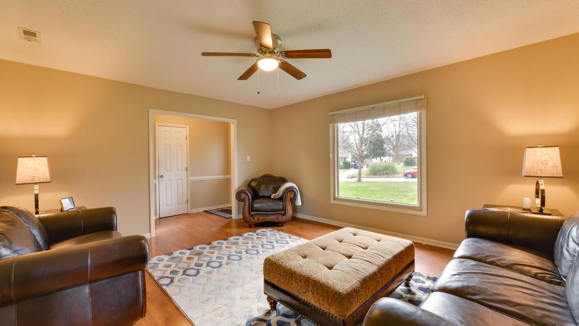 Holiday home Cozy W/ Fenced Yard < 1 Mi Downtown Matthews! Charlotte