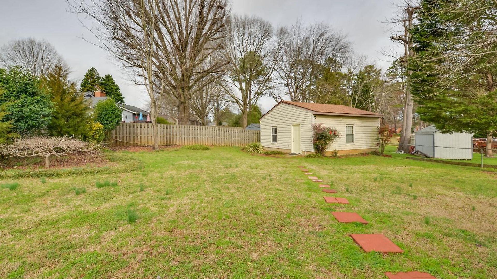 Cozy W/ Fenced Yard < 1 Mi Downtown Matthews!