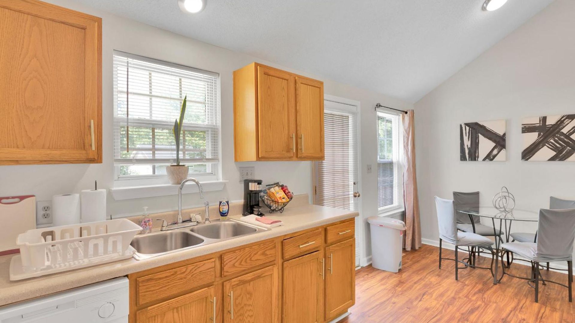 Pet-friendly 3br - Near Hospitals - Bbq - Deck