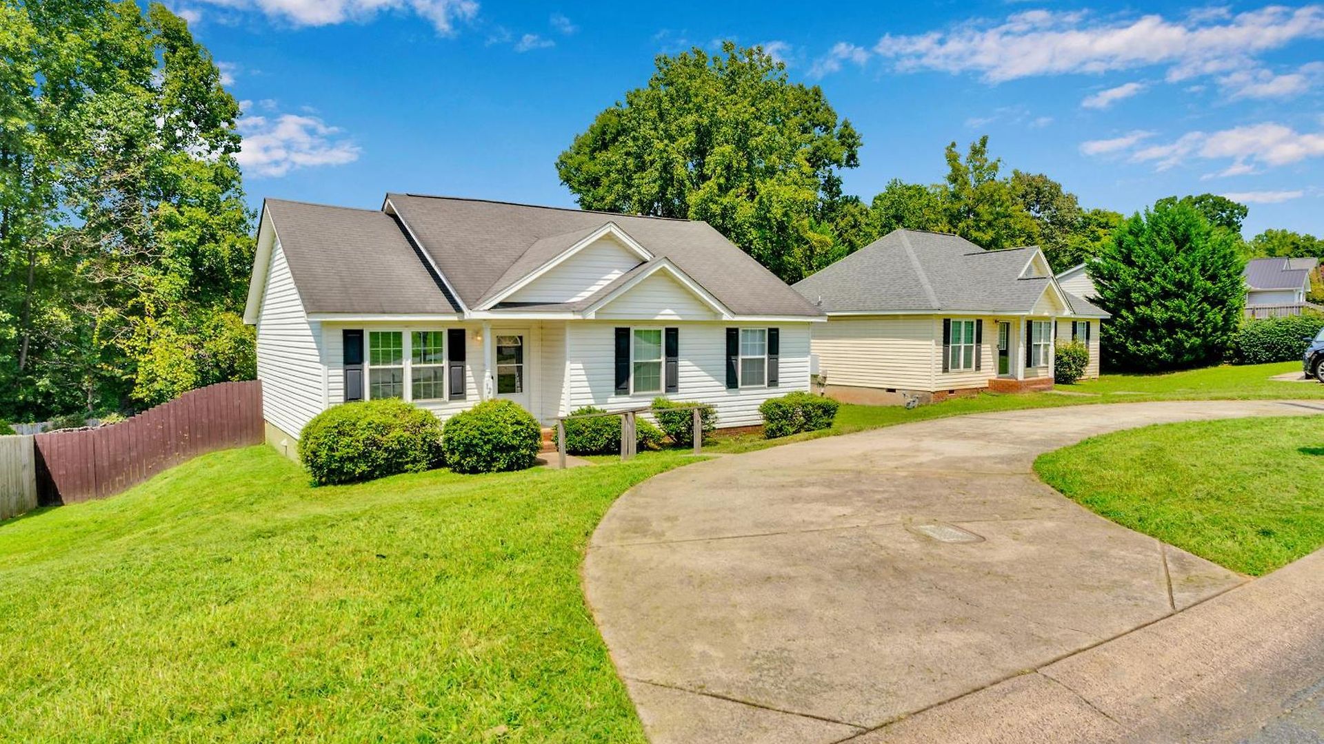 Holiday home Pet-friendly 3br - Near Hospitals - Bbq - Deck Charlotte