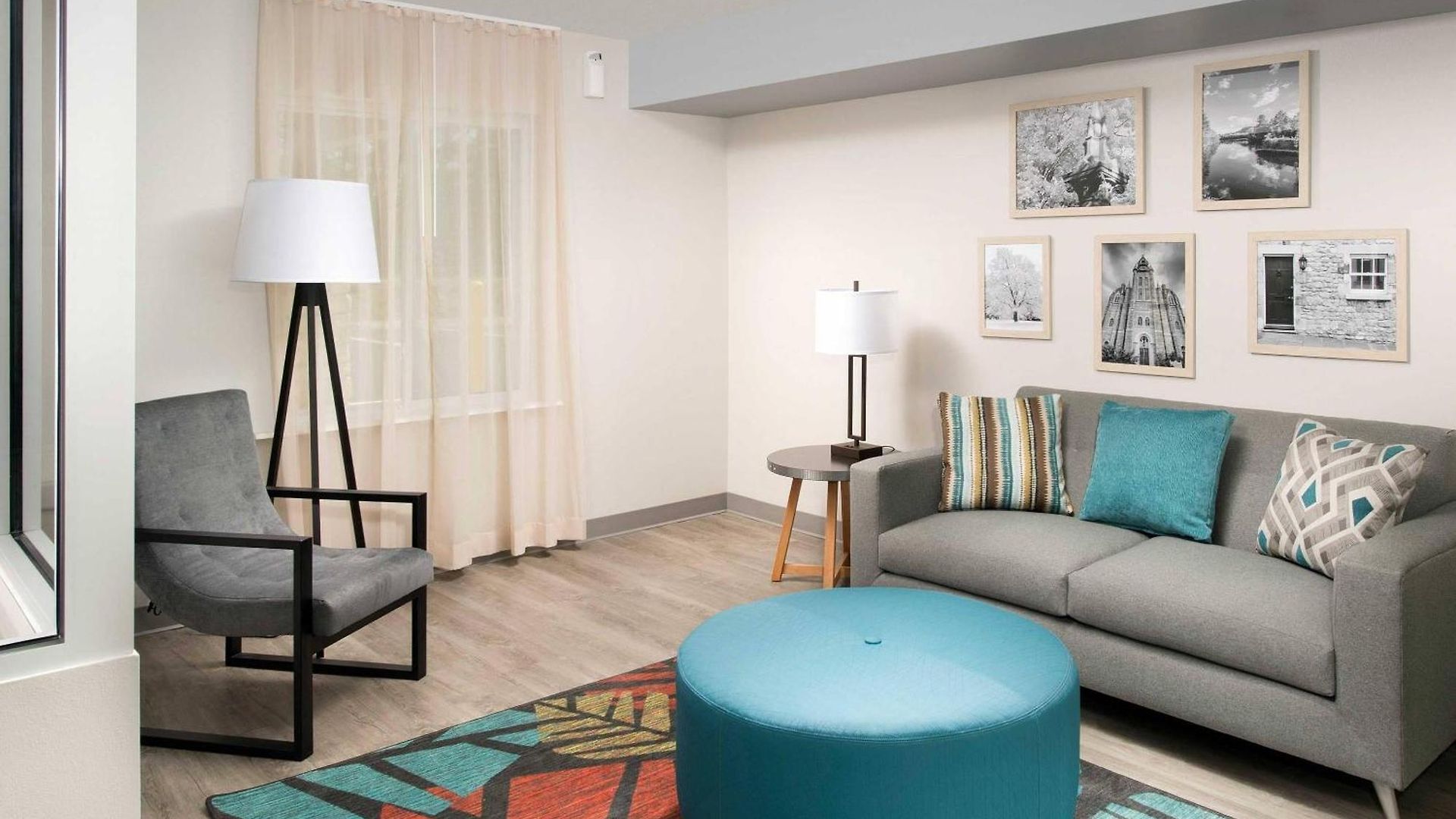 Hotel Woodspring Airport 3*