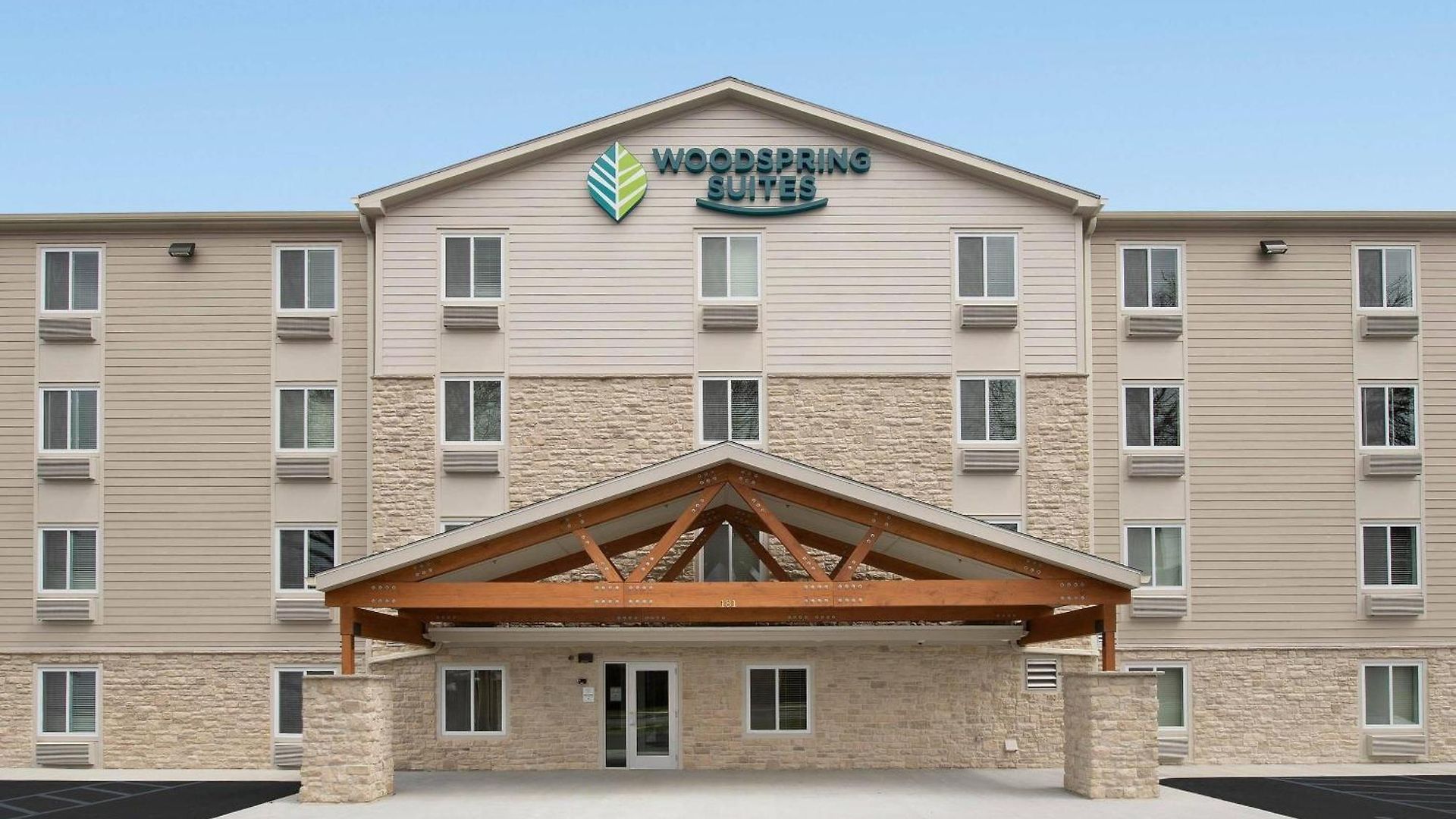 Hotel Woodspring Airport 3*
