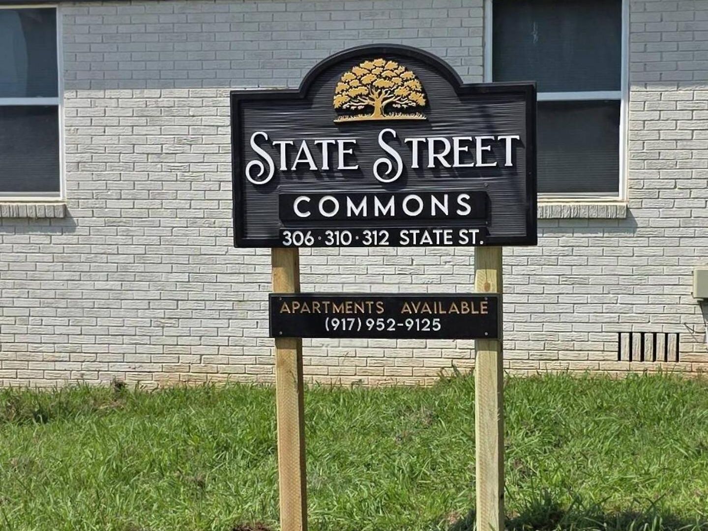 Chic 2br Townhouse With Smart Tv Close To Apartment