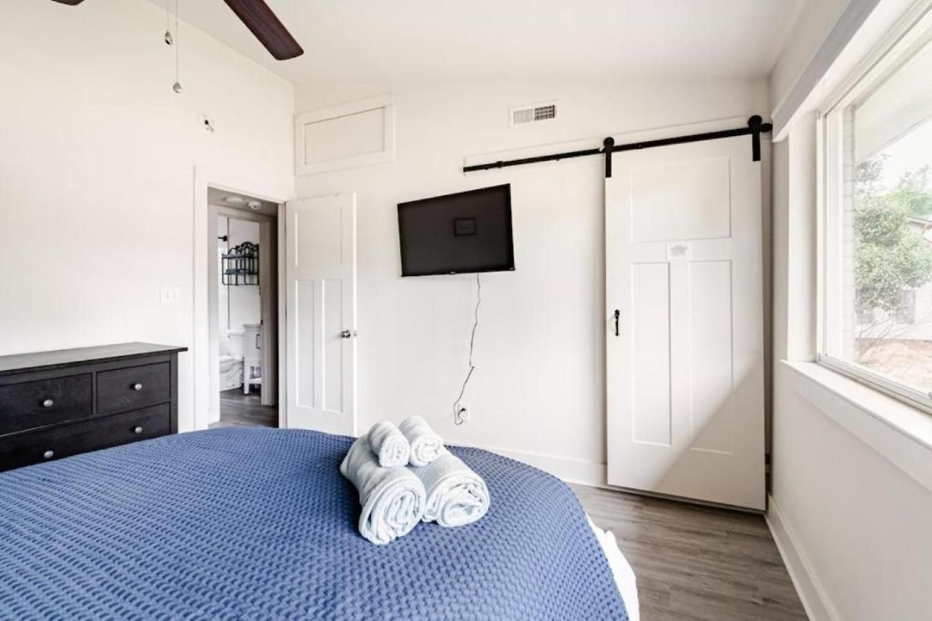Apartment Chic 2br Townhouse With Smart Tv Close To *