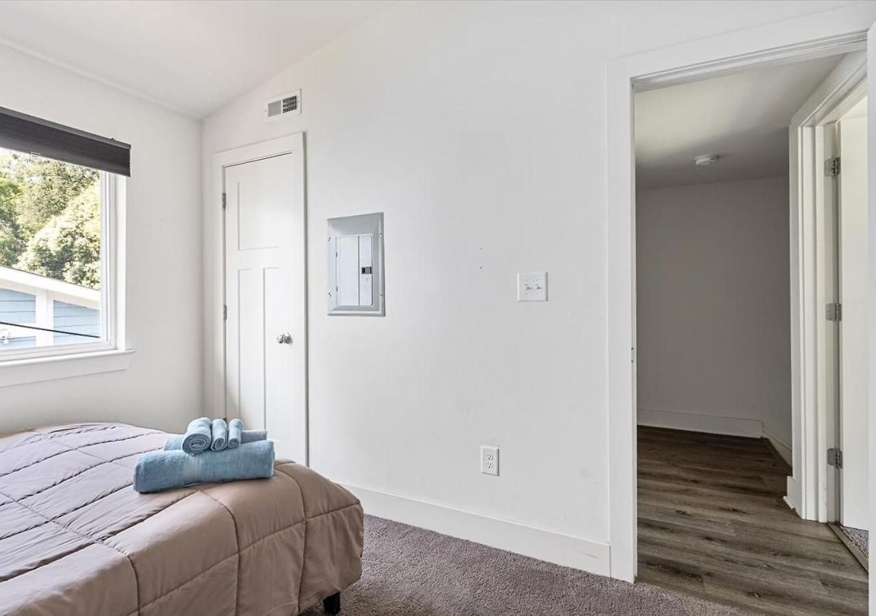 Apartment Sleek 2br Townhouse, Stones Throw To Uptown