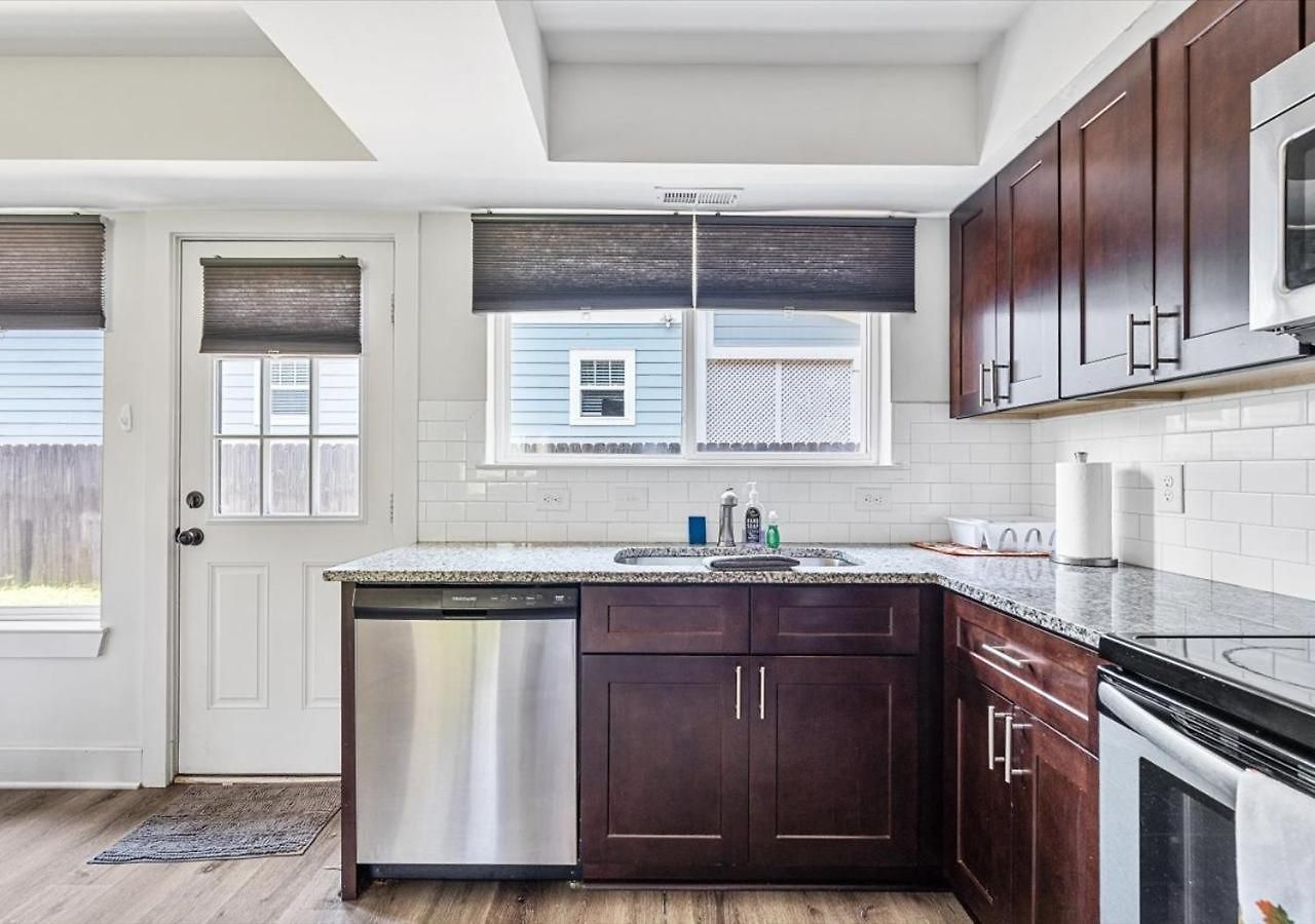 Sleek 2br Townhouse, Stones Throw To Uptown Apartment Charlotte