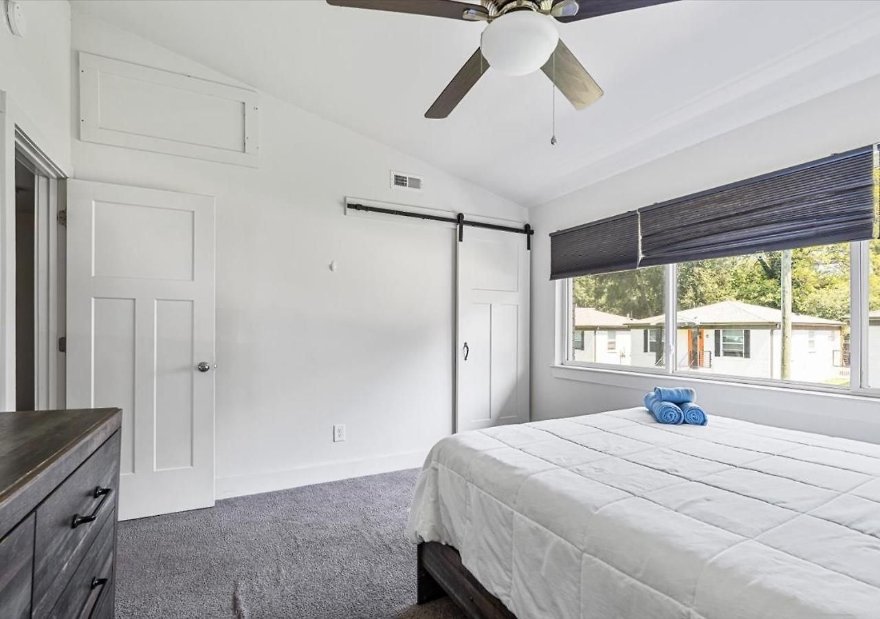 Sleek 2br Townhouse, Stones Throw To Uptown *