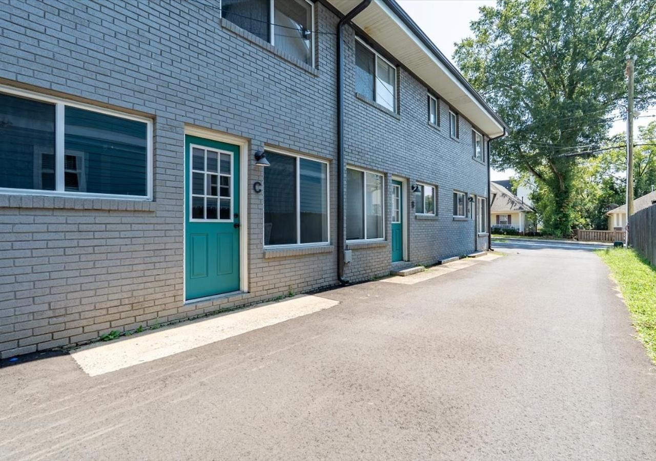 Apartment Sleek 2br Townhouse, Stones Throw To Uptown *