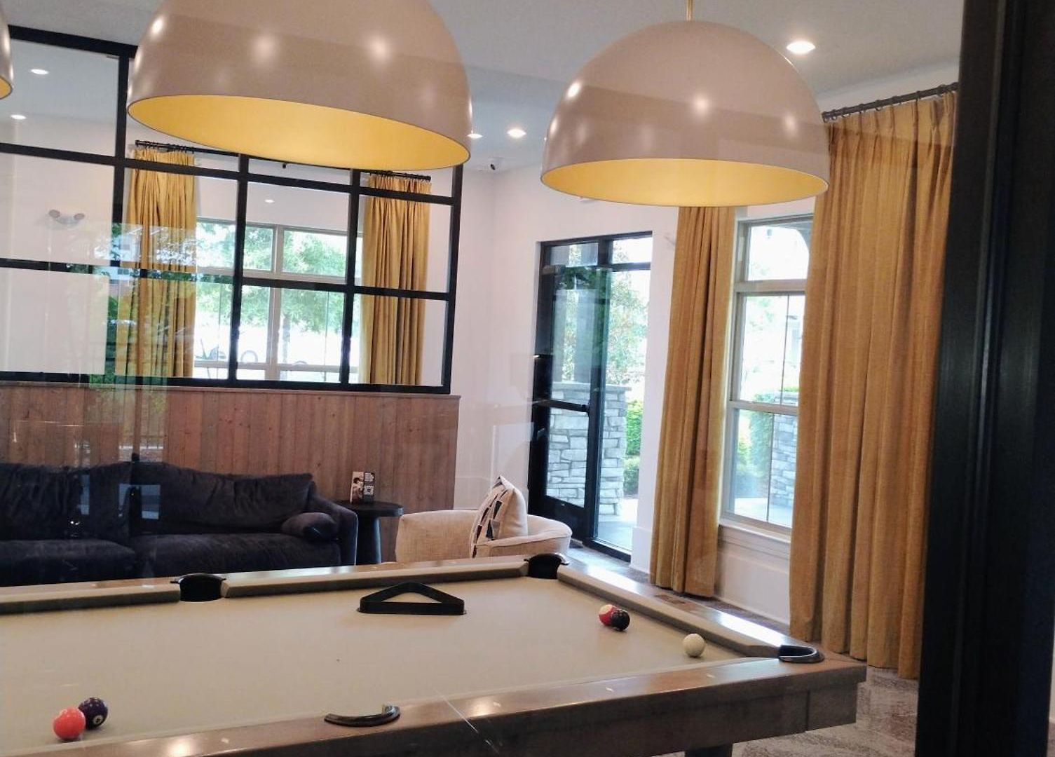 Beautiful In Concord With Swimming Pool And Gymn Apartment *