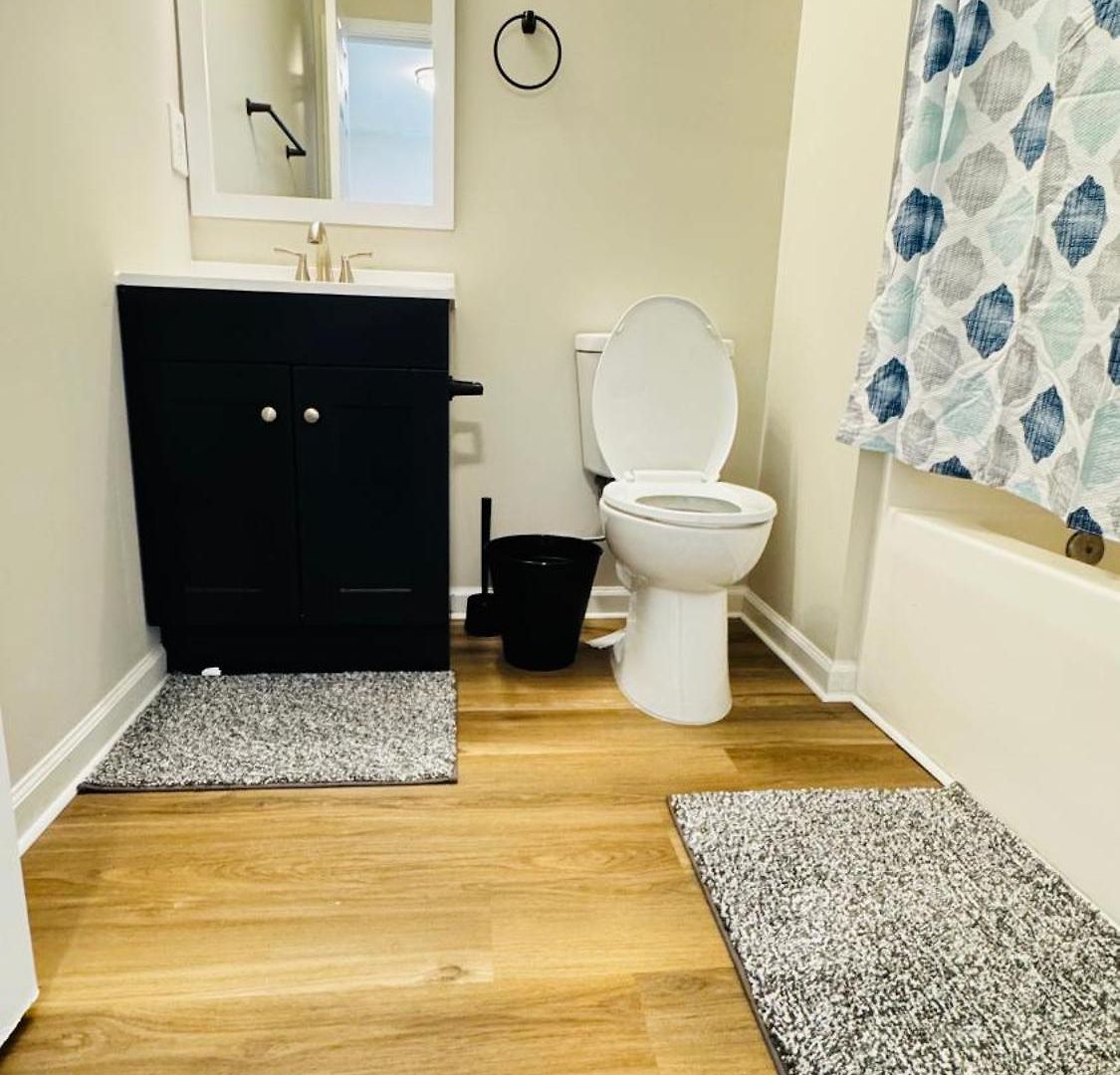 Homestay Vacay Escape, Private In With Shared Common Spaces Charlotte
