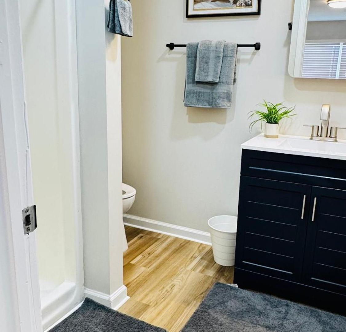 Homestay Vacay Escape, Private In With Shared Common Spaces Charlotte