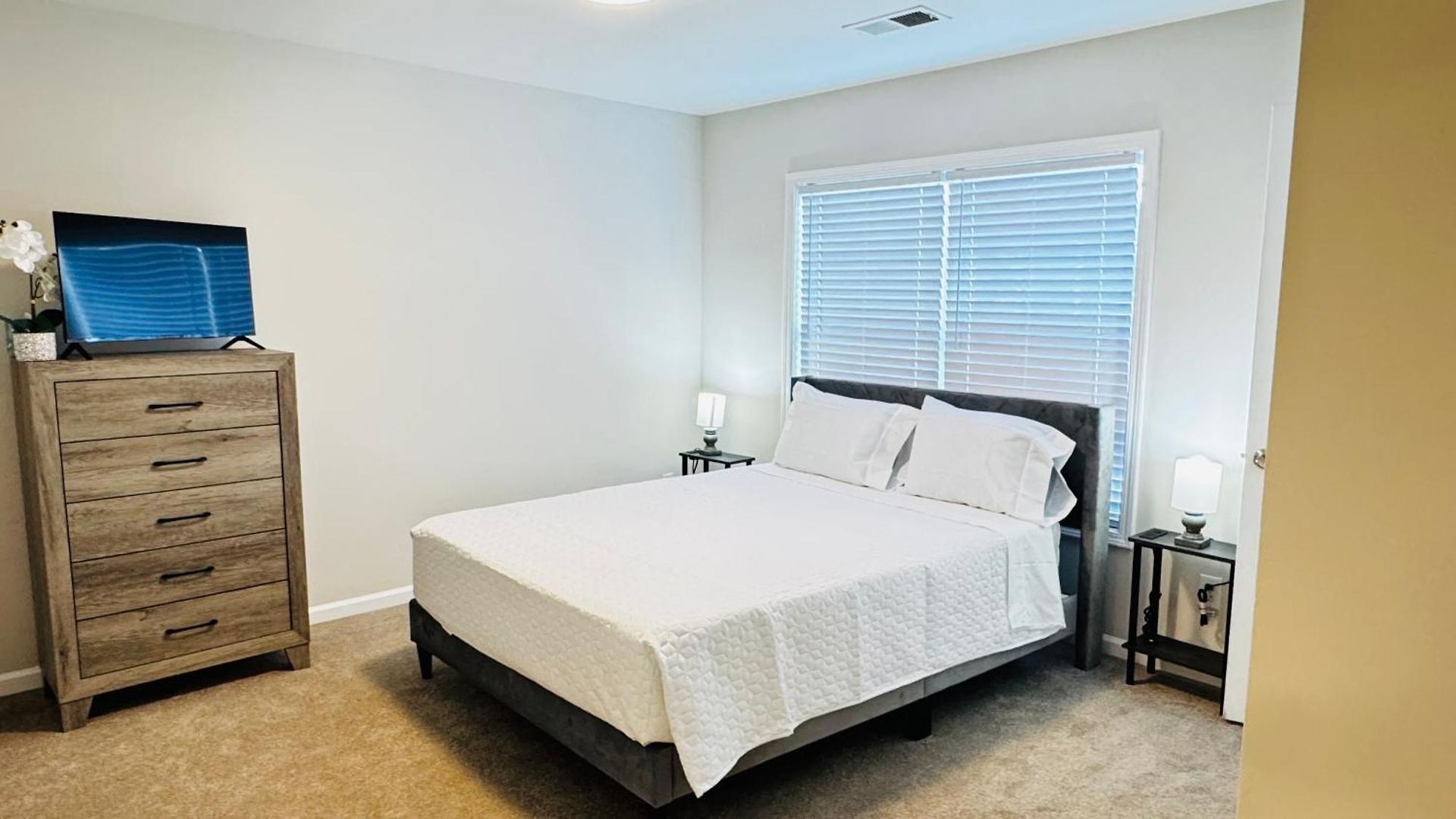 Vacay Escape, Private In With Shared Common Spaces * Charlotte