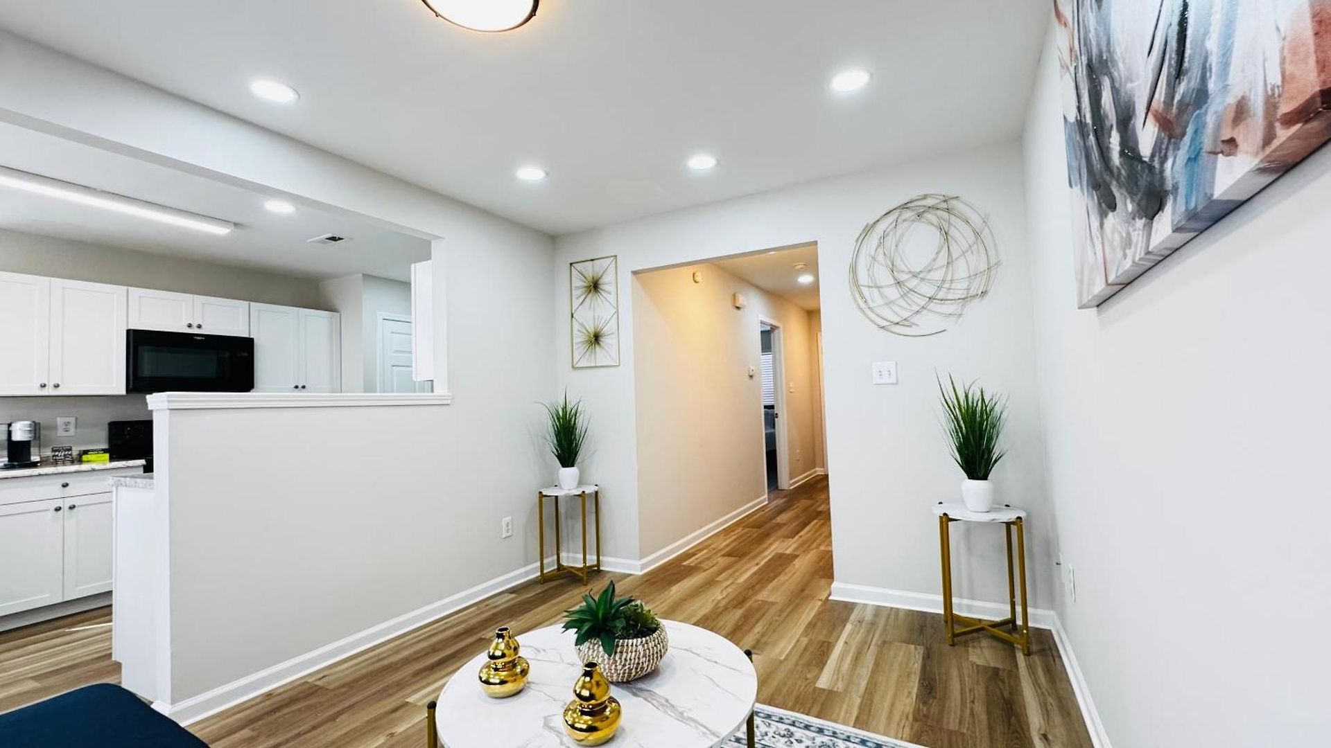 Homestay Vacay Escape, Private In With Shared Common Spaces *