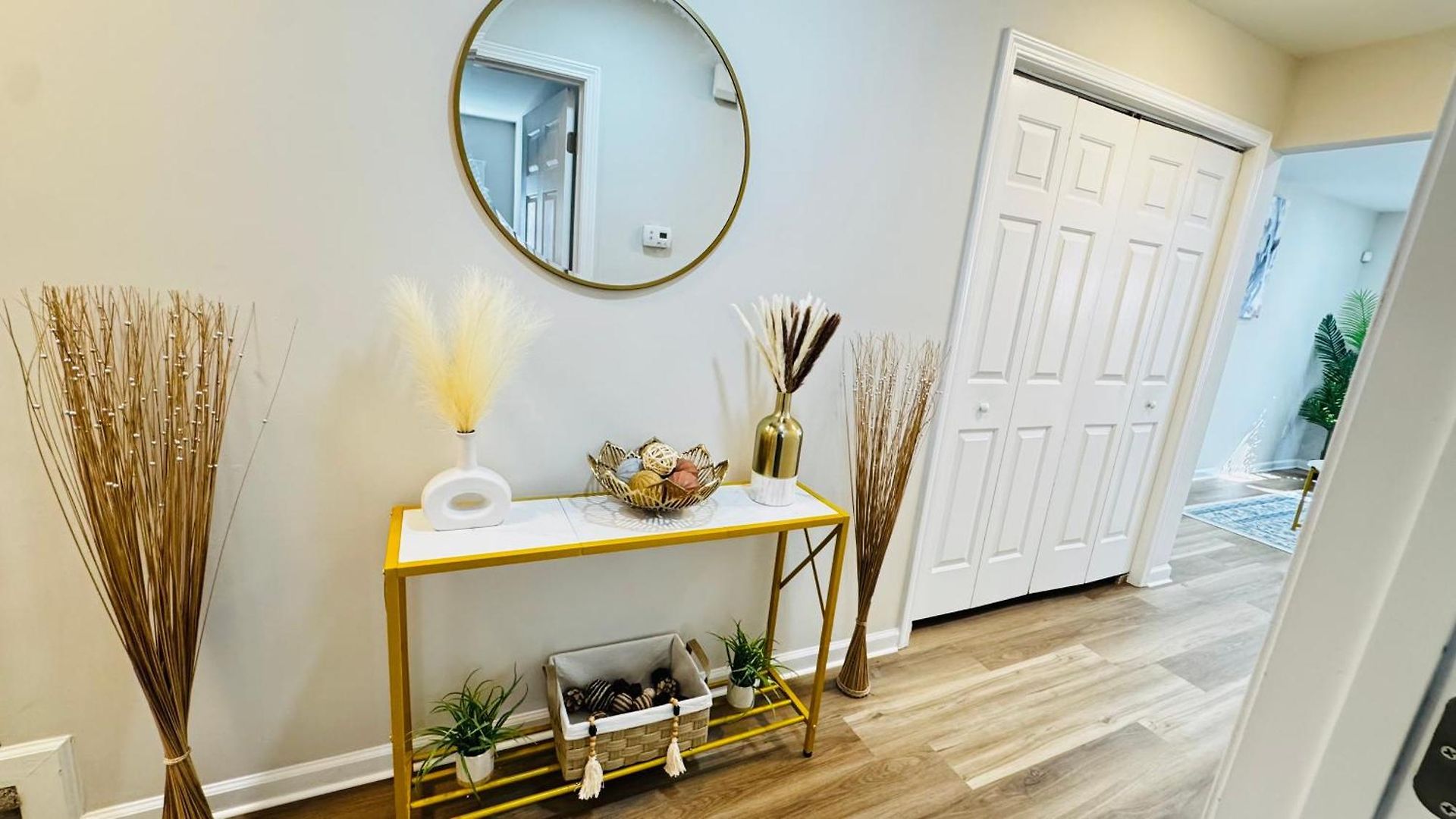 Vacay Escape, Private In With Shared Common Spaces Homestay