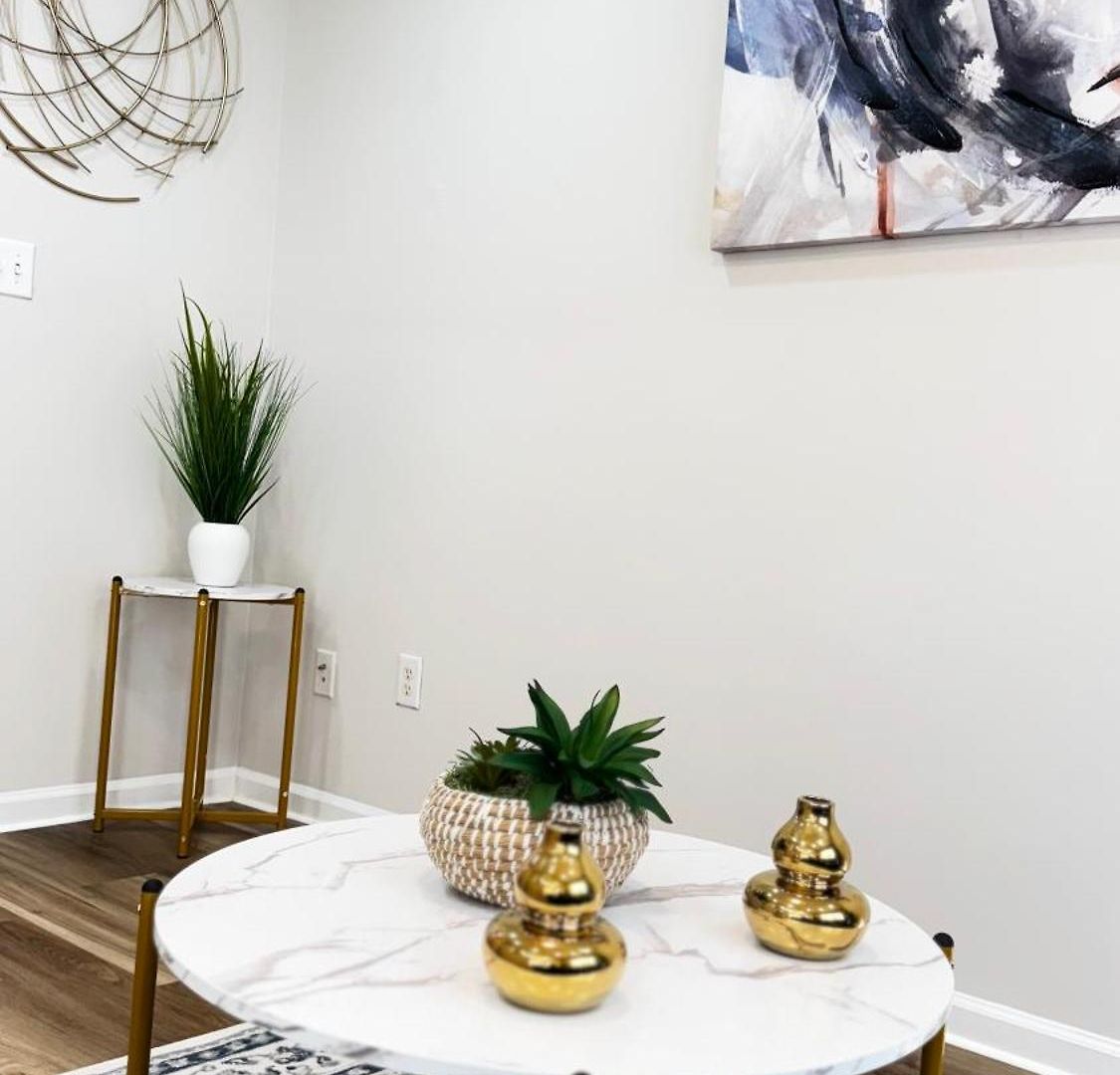 Vacay Escape, Private In With Shared Common Spaces