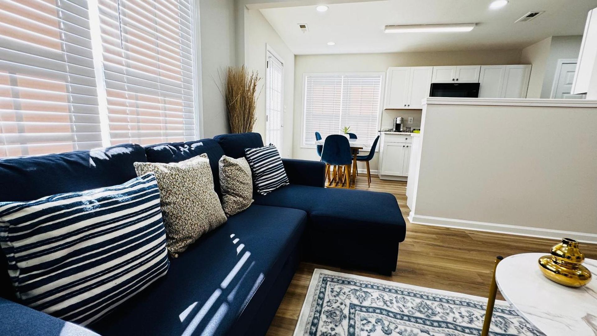 Vacay Escape, Private In With Shared Common Spaces Homestay