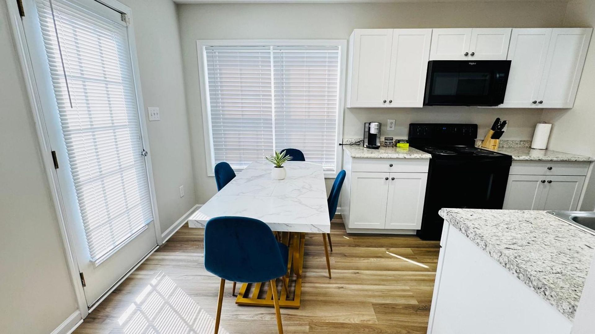 Vacay Escape, Private In With Shared Common Spaces Homestay *