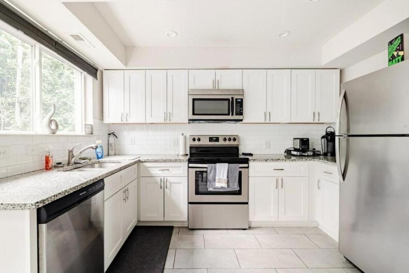 Apartment Chic 2br Townhouse With Smart Tv Close To