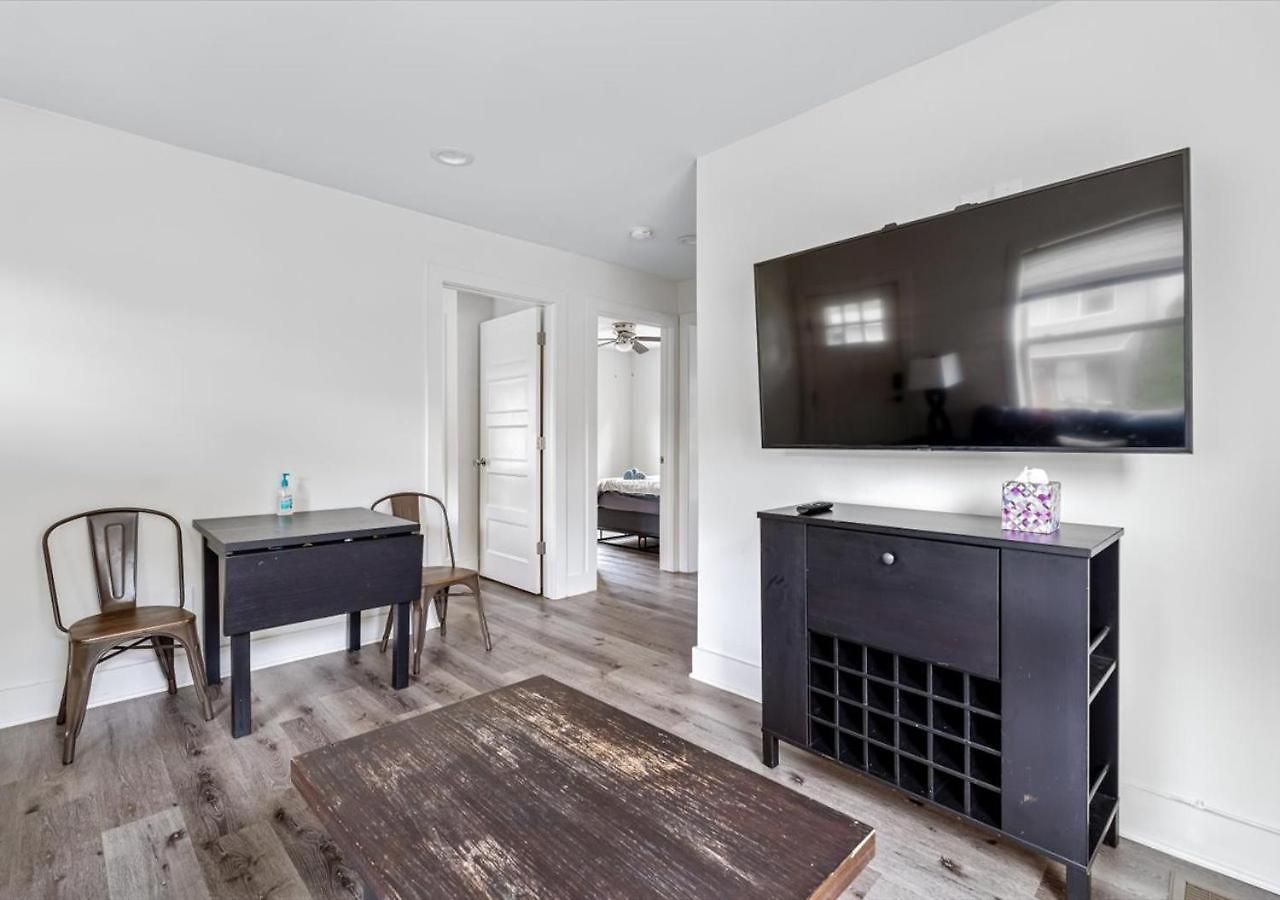 Uptown Nest By Stadium, Convention Center & Arena