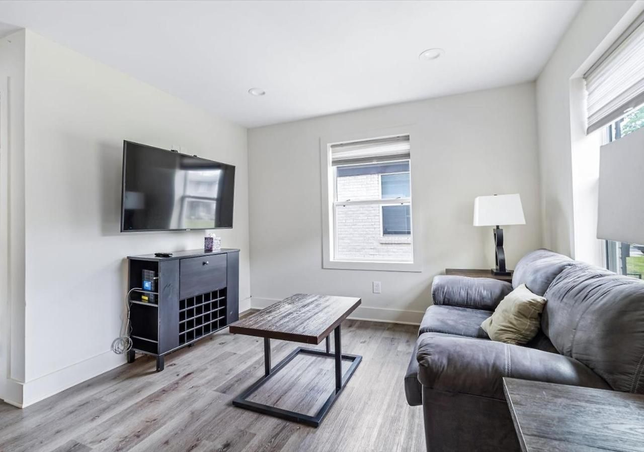 Uptown Nest By Stadium, Convention Center & Arena *
