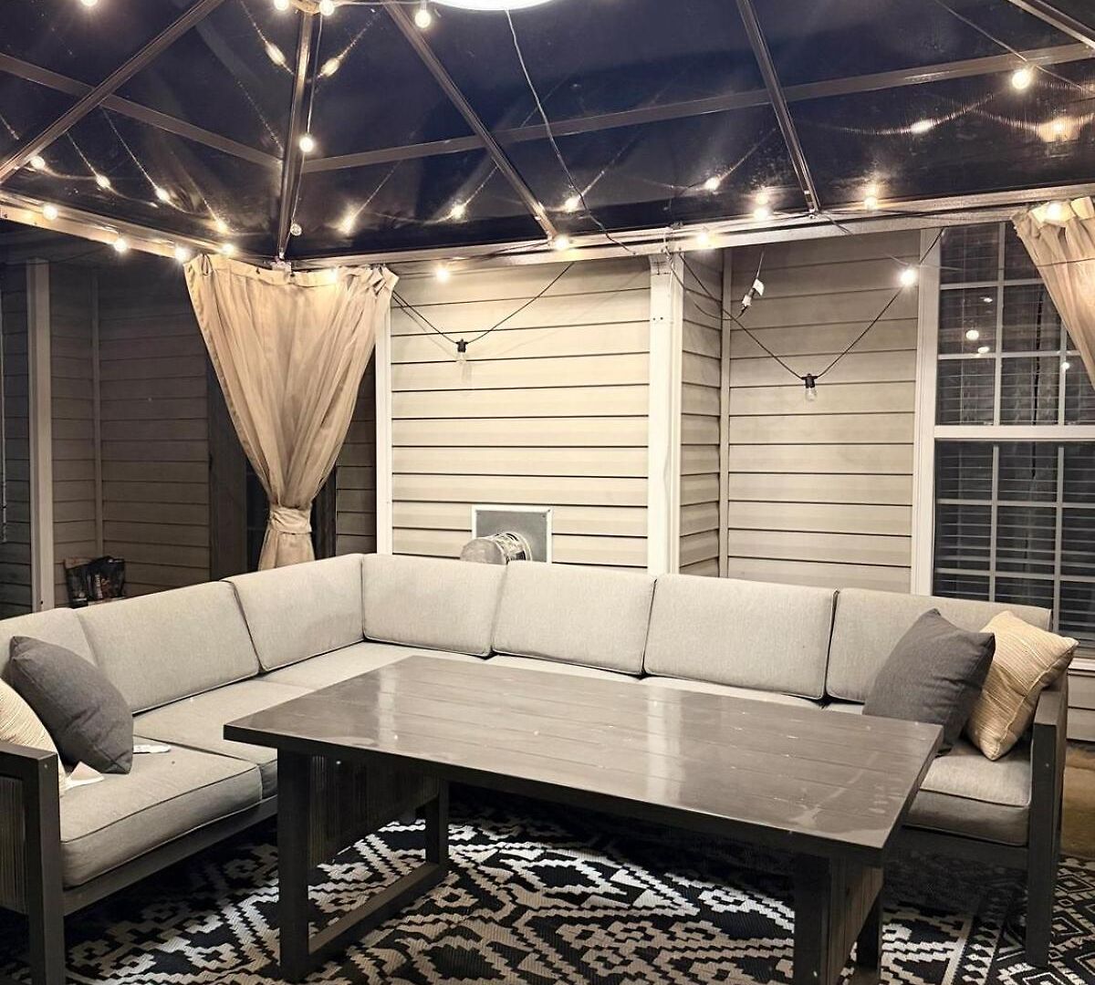Queen Family-friendly Entire House, Holiday home Charlotte