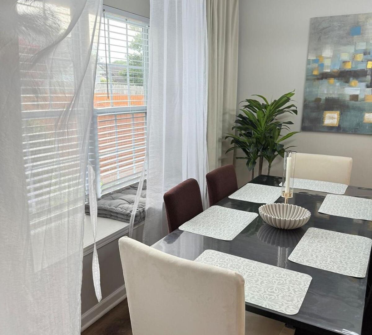 Queen Family-friendly Entire House, Holiday home *