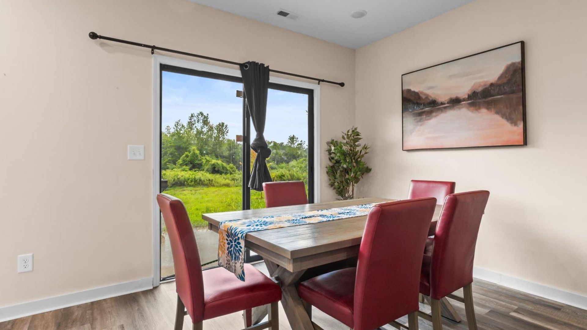 Pet Friendly 3br House In *