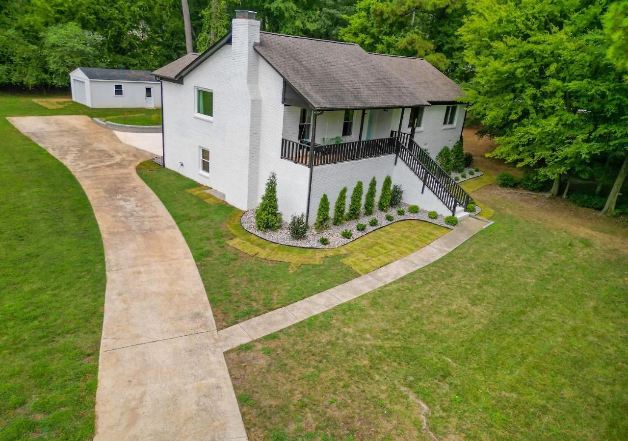 Newly Renovated-private Pool & Huge Deck *