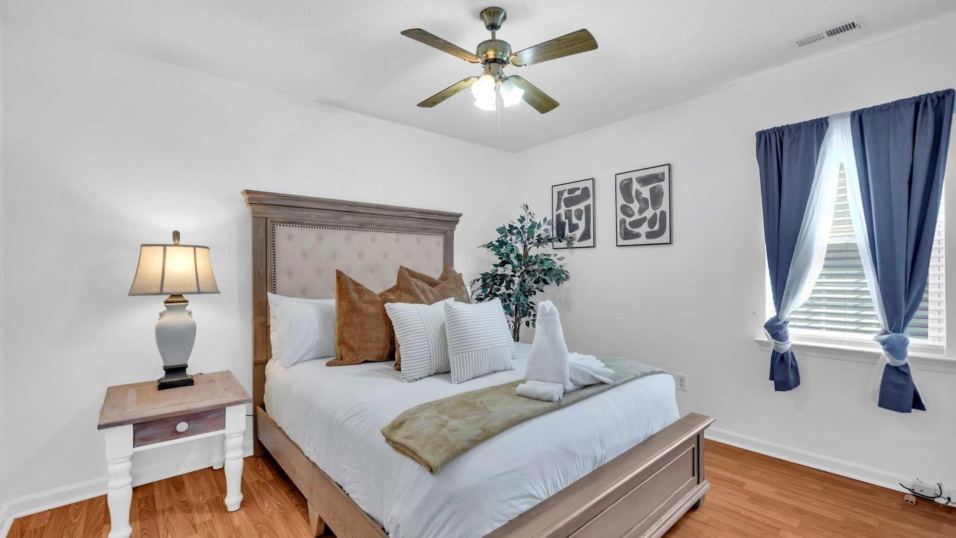 Updated Area With Hot Tub Near Your Perfect Retreat *