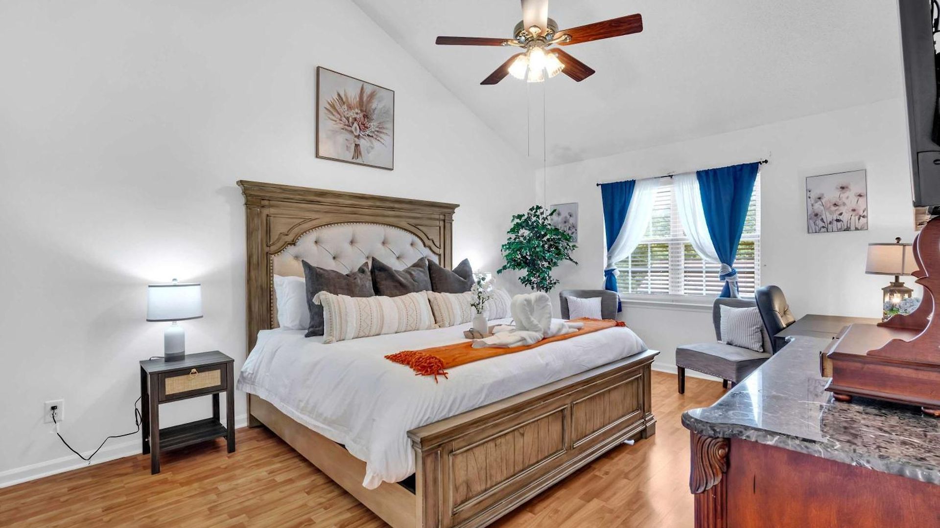 Updated Area With Hot Tub Near Your Perfect Retreat *