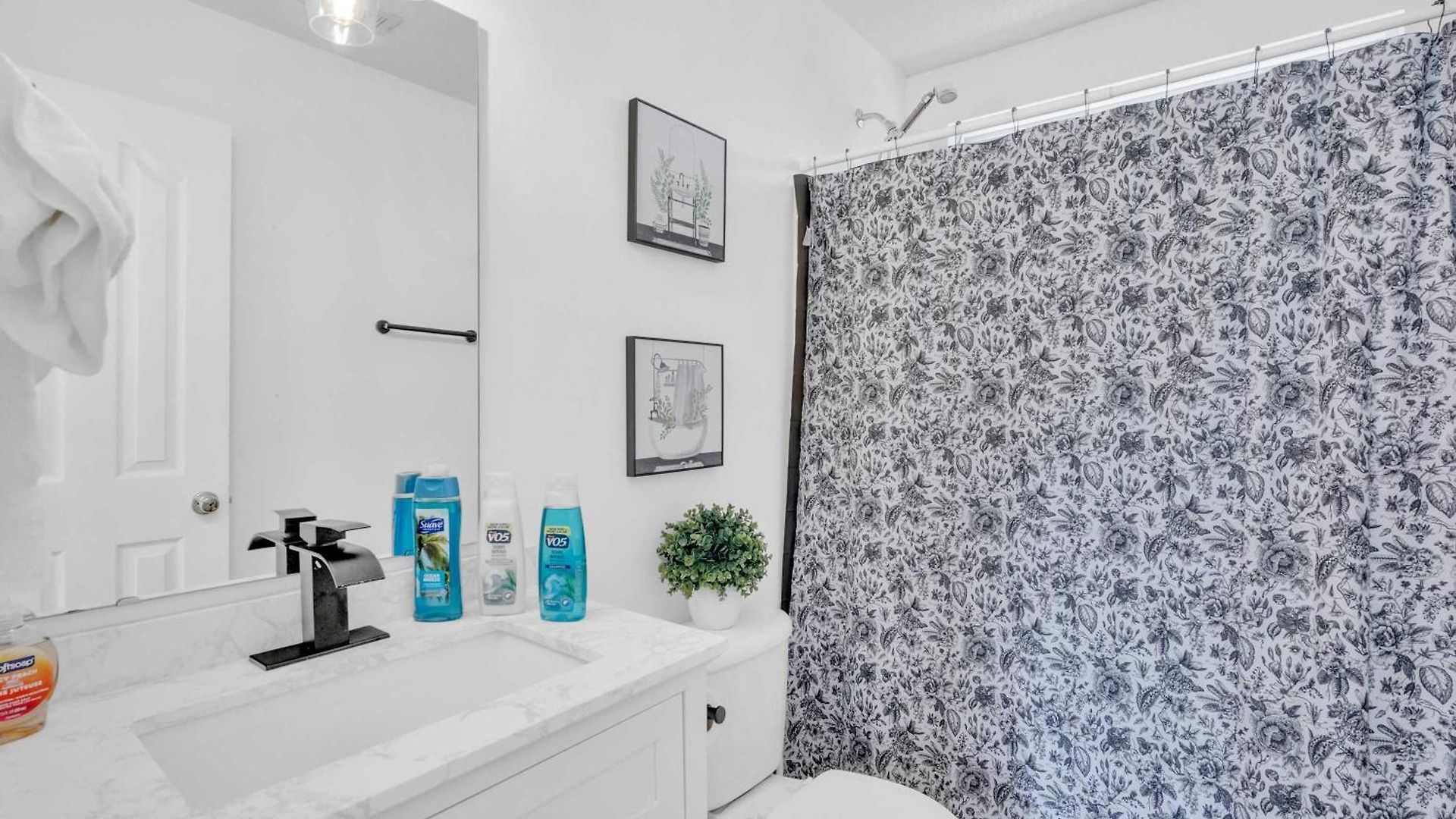 Holiday home Updated Area With Hot Tub Near Your Perfect Retreat Charlotte